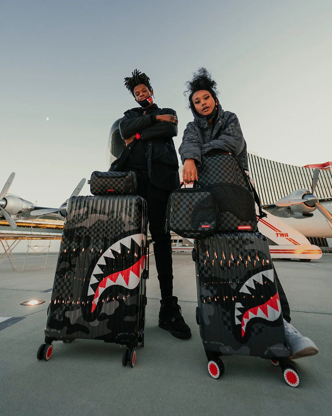 3AM SHARKNAUTICS 2 PC LUGGAGE SET - Image 14